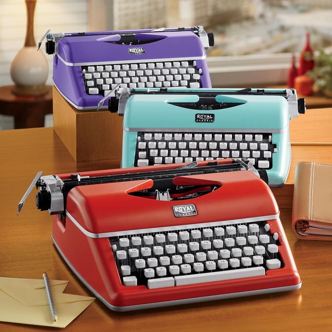 Royal Classic Manual Typewriter | Seventh Avenue