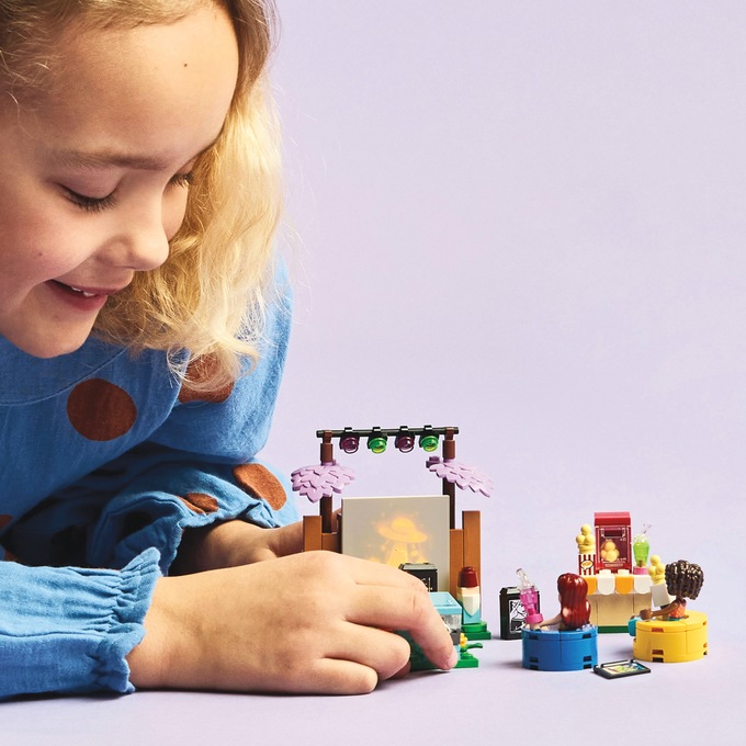 LEGO Friends Friendship Movie Night, , large