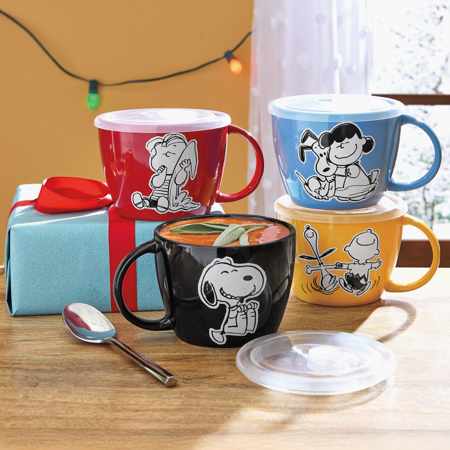 Peanuts Snoopy Pals Soup Mug with Lid | Seventh Avenue