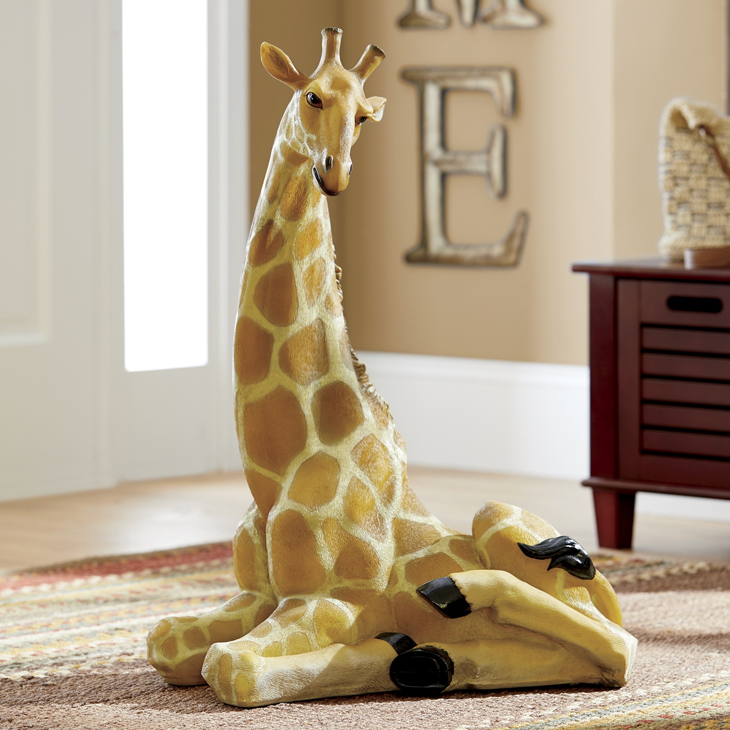 Giraffe Statue | Seventh Avenue
