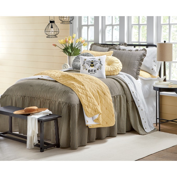 Honey Bee Oversized Quilt, , large