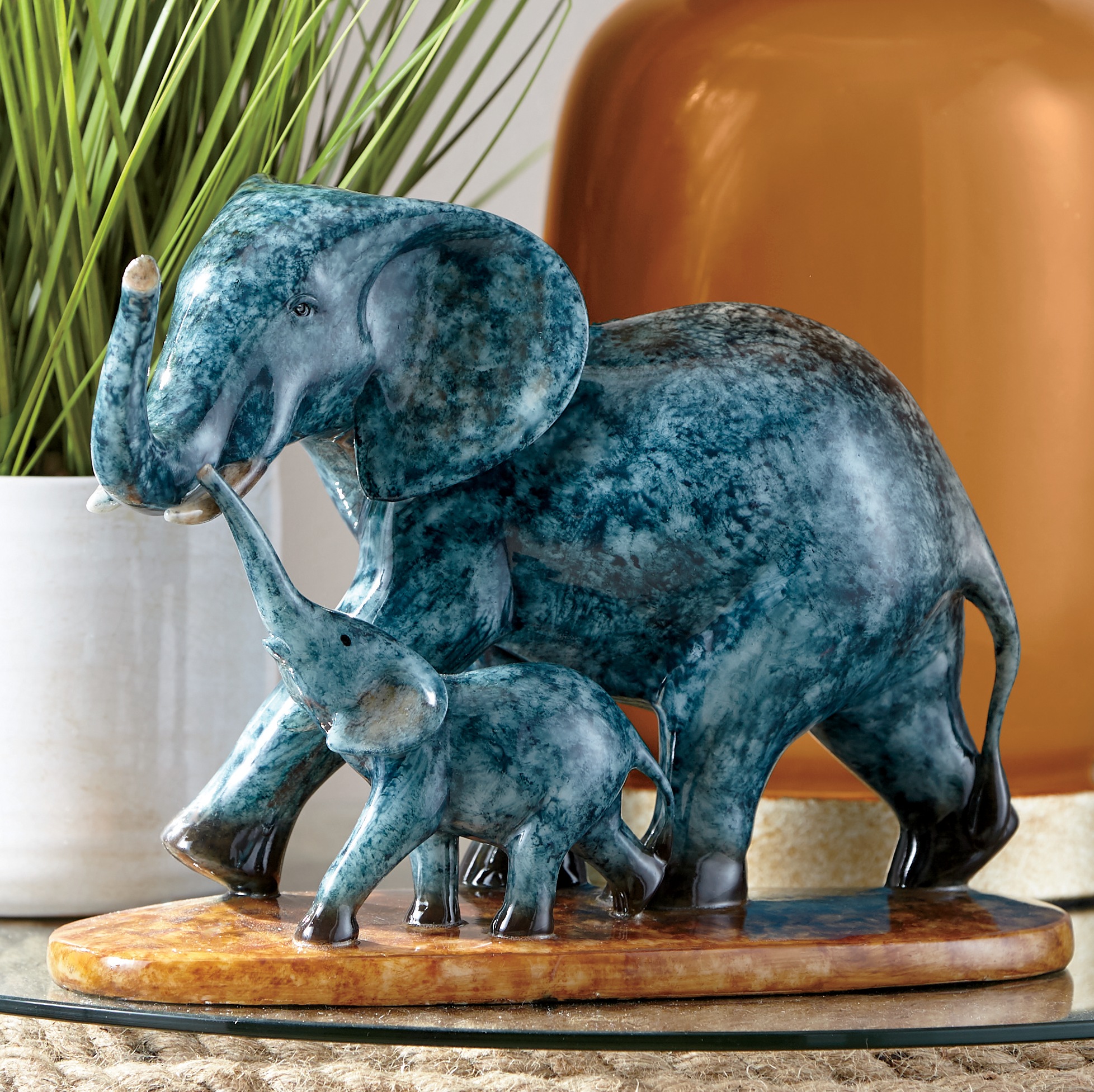 mother and baby elephant ornament