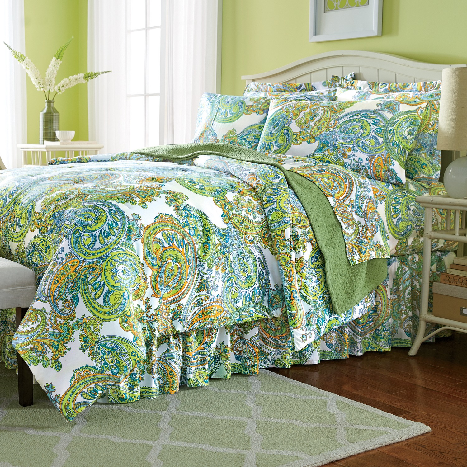Bright Paisley Complete Bedding Set Seventh Avenue