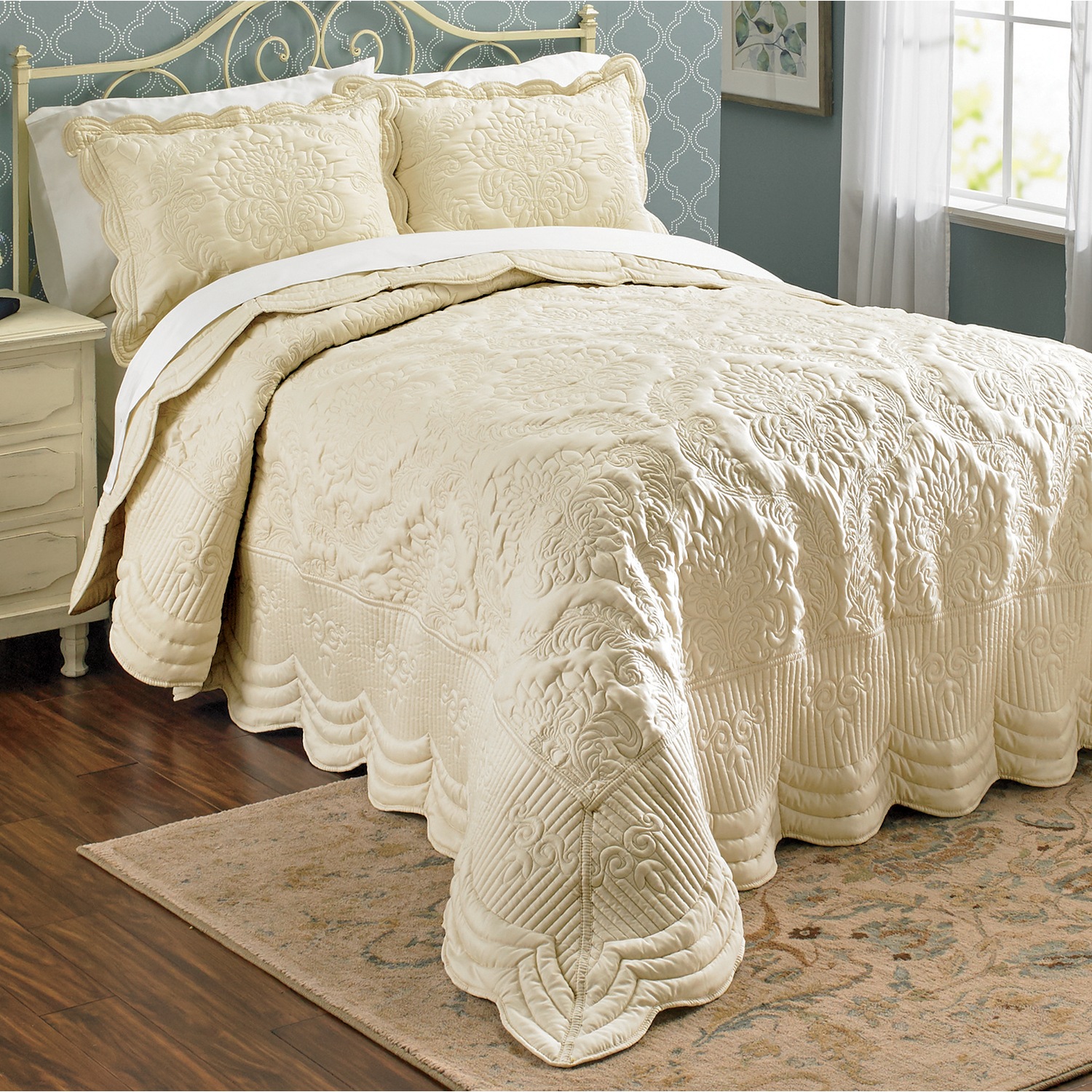 Lucerne Scalloped Bedspread Seventh Avenue Lucerne Scalloped Bedspread