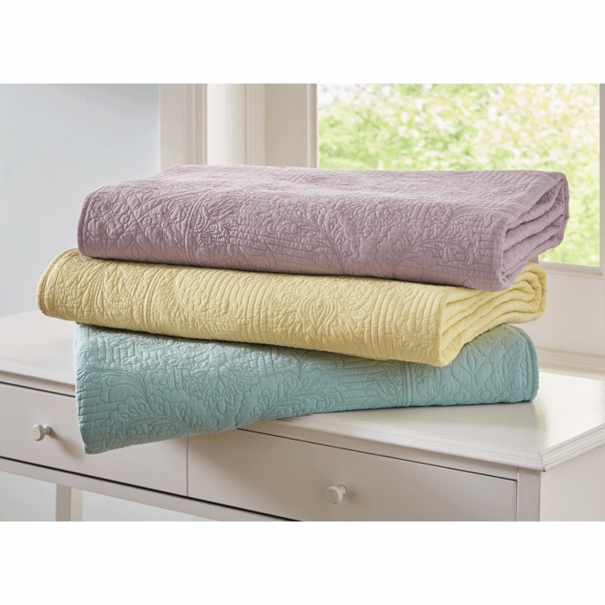 Amore Oversized Quilt, , large