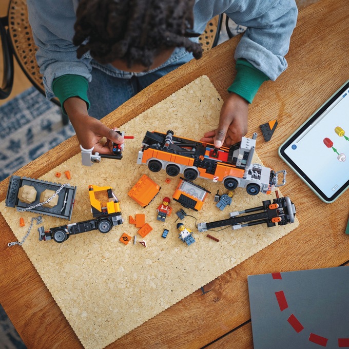 LEGO City Heavy-Duty Recovery Tow Truck with Crane, , large