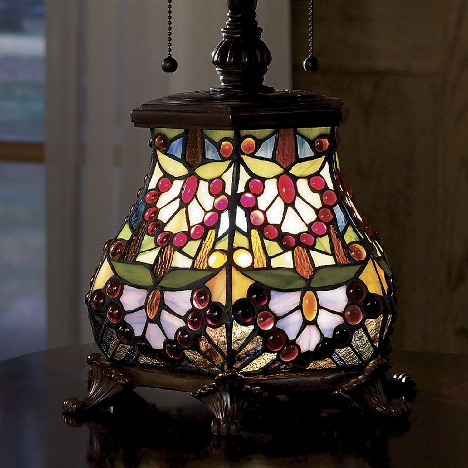 Wisteria Stained Glass Lamp Seventh Avenue Wisteria Stained Glass Lamp