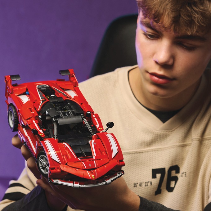 LEGO Technic Ferrari FXX K, Red, large