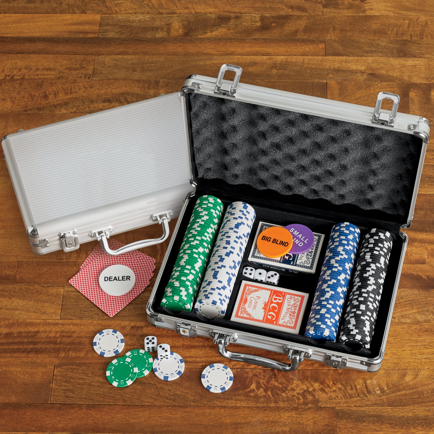 Poker Set with 200 Chips Seventh Avenue
