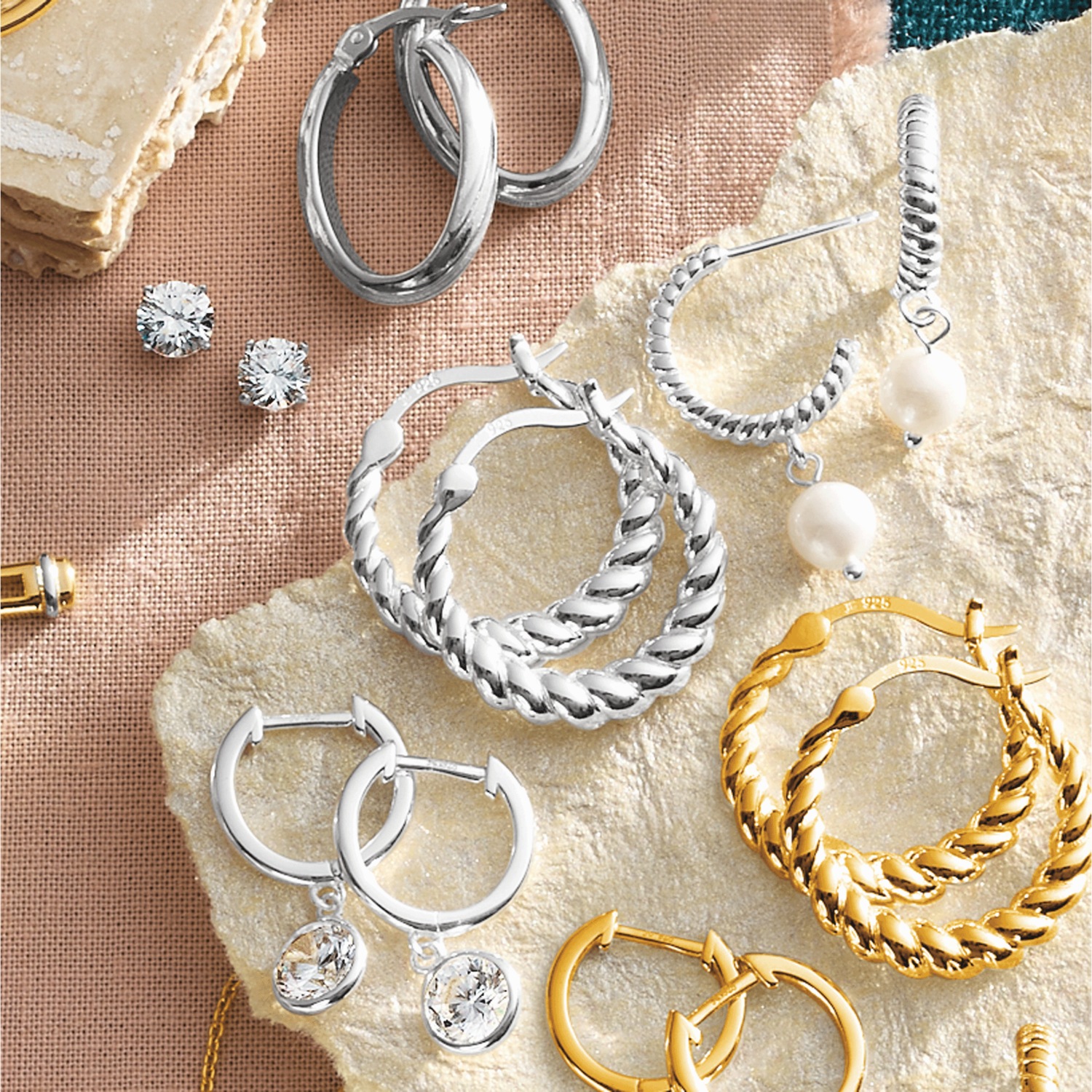 翡翠 連環細工 Wリング 永遠の絆 ペンダントトップ Silver925 12㎜ 3-Pair Cubic Zirconia/Pearl Hoop Set | Seventh Avenue