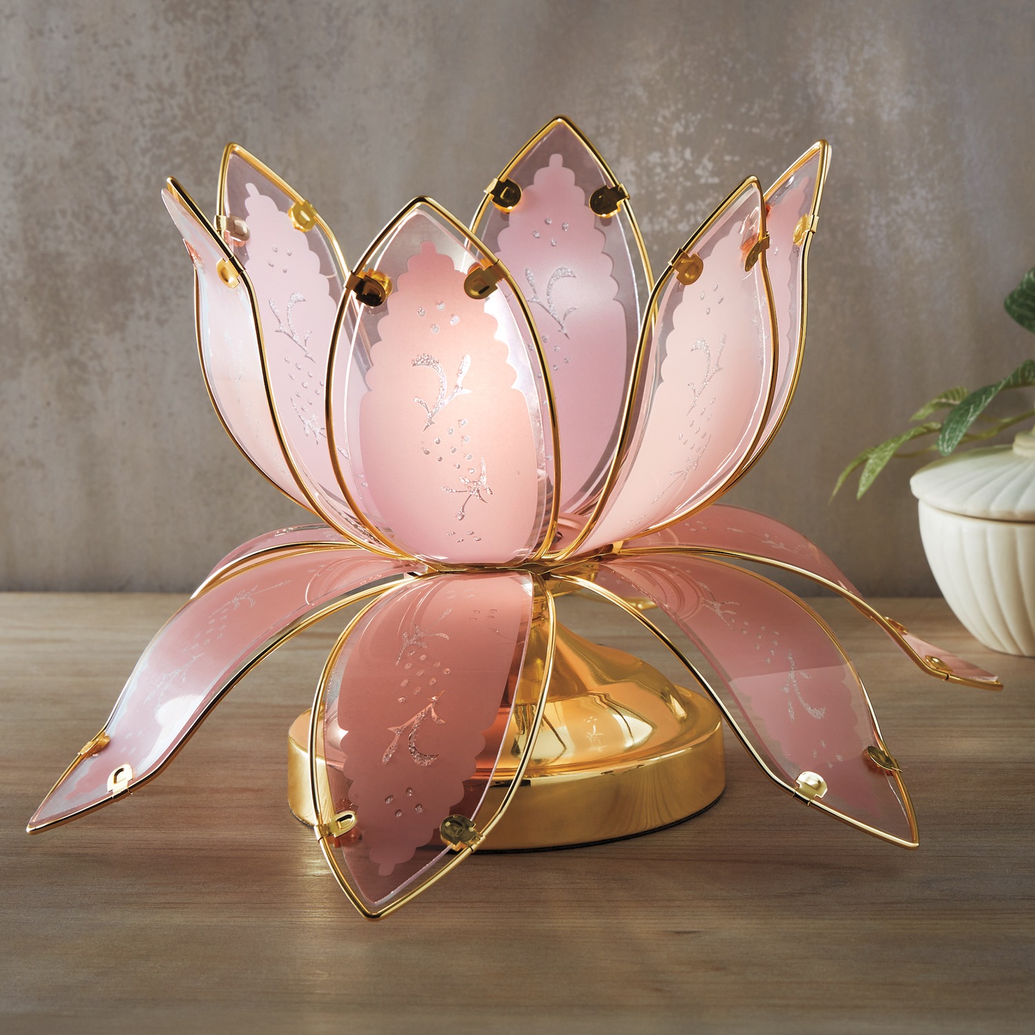 Lotus Touch Lamp | Seventh Avenue