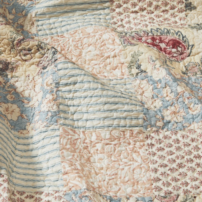 Abriana Oversized Quilt, , large