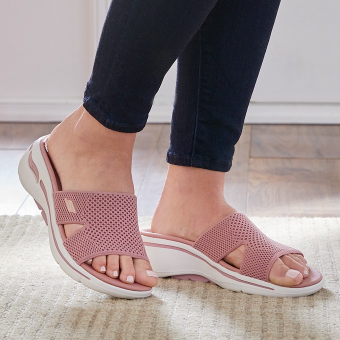 Skechers GOwalk Arch Fit - Knit Slide, , large