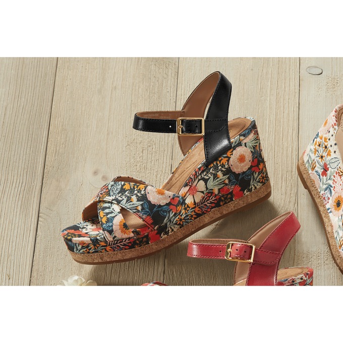Clarks Chicly Genuine Leather Floral Sandal, , large