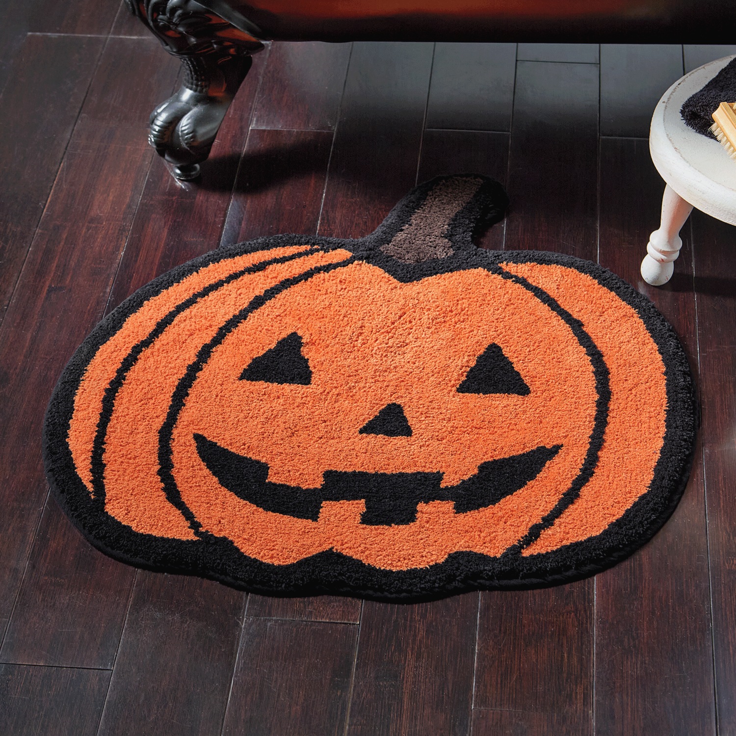 Jack-O'-Lantern Shaped Cotton Bath Mat with Nonslip Back | Seventh