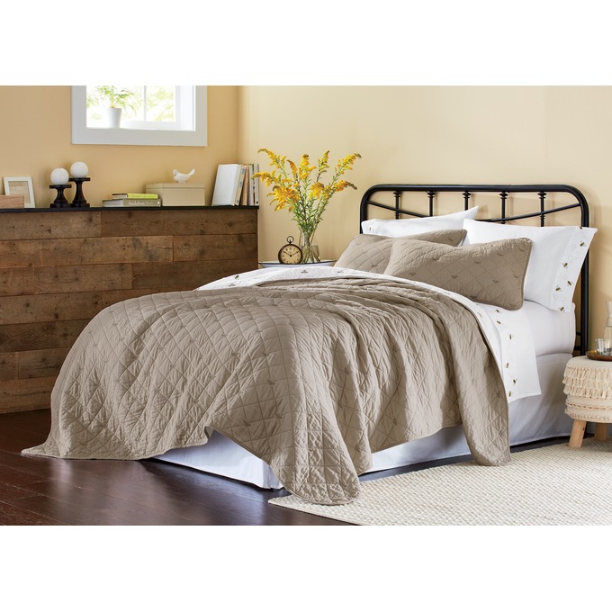 Honey Bee Oversized Quilt, Natural, large