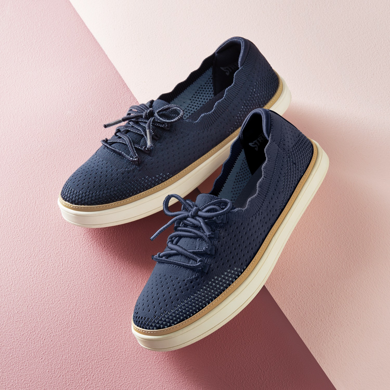 ビーチストーリー Skechers Coastal Drive Aquastride Boat Shoe with Air-Cooled Memory