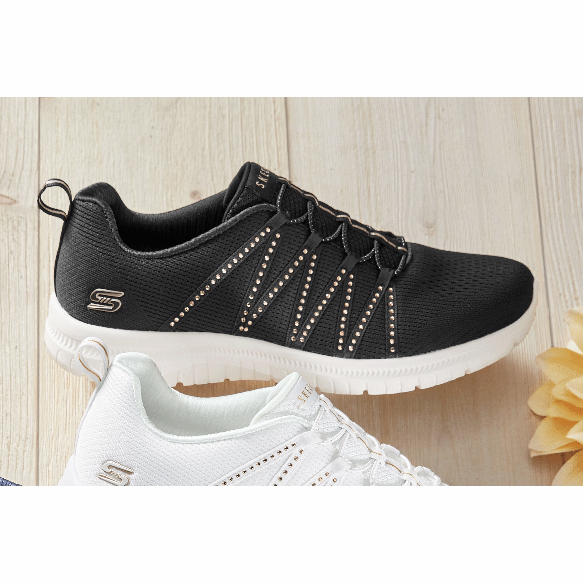 90594 ホーリースパーク Skechers Virtue She Sparkles Slip-On Shoe with Rhinestones and No