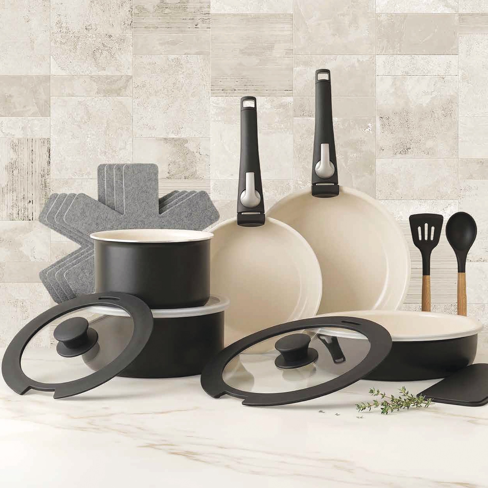 Gotham Steel 18-Piece Detachable Handle Cookware Set | Seventh Avenue